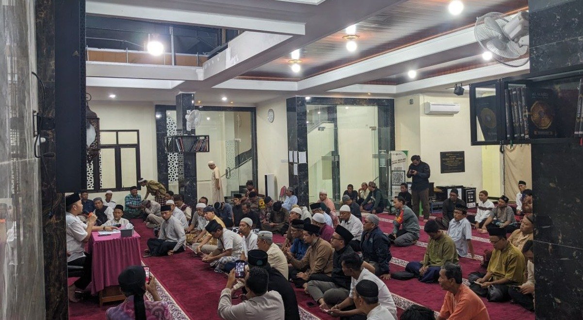 Subuh Berkah di Nur Mirah: Tim Media Laboratories FDK Rekam Aksi Sosial Walikota Solo Berbagi Sayur